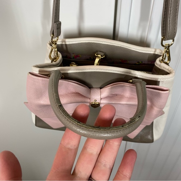 Betsy Johnson Bow Satchel with crossbody strap - Picture 2 of 9